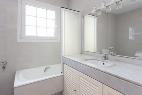 House for sale Barcelona, Spain 5 bedrooms, 450 sq.m. No. 21598 - photo 25