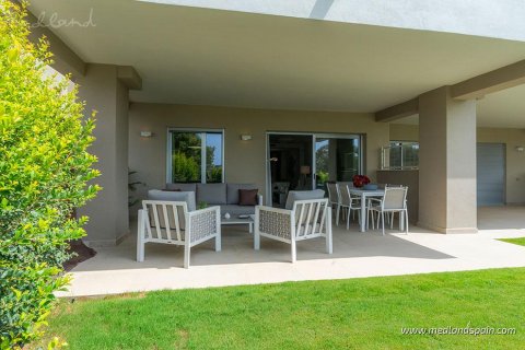 Wohnung zum Verkauf Estepona, Malaga, Spanien 2 Schlafzimmer, 83 m2 Nr. 104737 - Foto 1