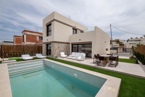 Villa till salu Alicante, Spanien 3 sovrum, 113 kvm. Nr. 112257 - foto 1