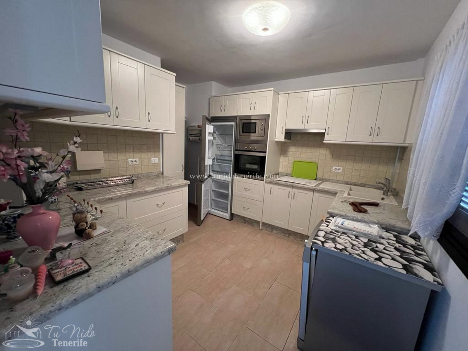 Apartment in Piedra Hincada, Tenerife, Spain 4 bedrooms, 108 sq.m. No. 84491
