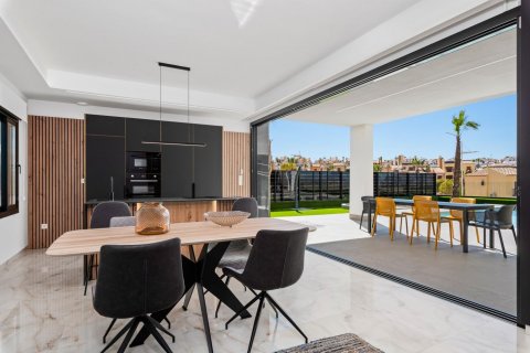 Villa en venta Algorfa, Alicante, España 3 dormitorios, 122 m2 No. 114080 - foto 2