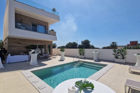 Villa in vendita Pilar de la Horadada, Alicante, Spagna 3 camere da letto, 127 mq. N° 102113 - foto 1