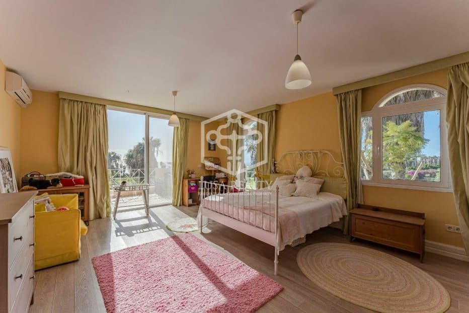 Villa a Adeje, Tenerife, Spagna 6 camere da letto, 732 mq. N° 94465