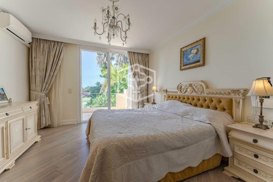Villa a Adeje, Tenerife, Spagna 6 camere da letto, 732 mq. N° 94465
