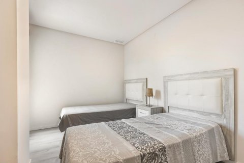 Huoneisto myytävänä Alicante, Espanja, 2 makuuhuonetta, 84 m2 No. 112887 - kuva 21