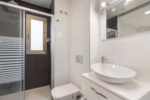 Huoneisto myytävänä Alicante, Espanja, 2 makuuhuonetta, 84 m2 No. 112887 - kuva 24