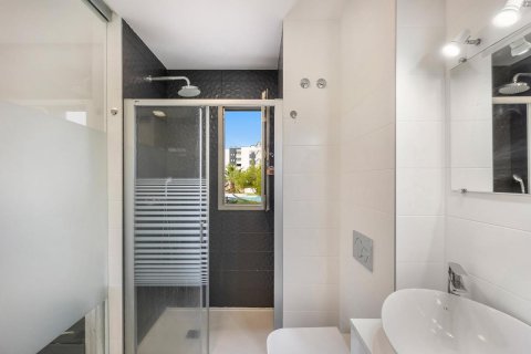 Huoneisto myytävänä Alicante, Espanja, 2 makuuhuonetta, 84 m2 No. 112887 - kuva 23