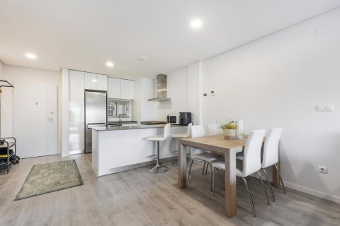 Huoneisto myytävänä Alicante, Espanja, 2 makuuhuonetta, 84 m2 No. 112887 - kuva 12