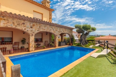 Сasa en venta Blanes, Gerona, España 5 dormitorios, 274 m2 No. 22991 - foto 1