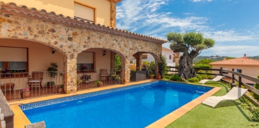 Сasa Blanes, Gerona, España 5 dormitorios, 274 m2 No. 22991