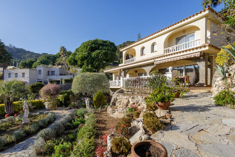 House for sale Blanes, Girona, Spain 4 bedrooms, 455 sq.m. No. 22922 - photo 1