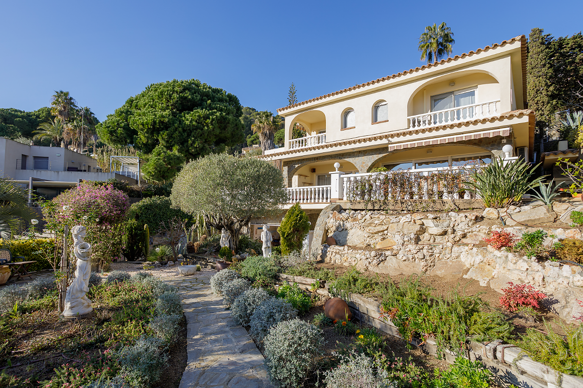 Talo Blanes, Girona, Espanja 4 makuuhuonetta, 455 m2 No. 22922
