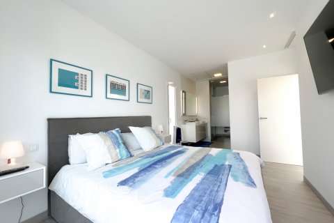 Villa for sale Pinar De Campoverde, Alicante, Spain 3 bedrooms,  No. 115971 - photo 5
