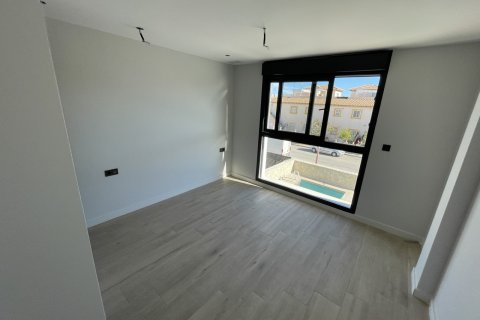 Apartamento en venta Pilar de la Horadada, Alicante, España 4 dormitorios, 120 m2 No. 115972 - foto 9