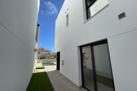 Apartamento en venta Pilar de la Horadada, Alicante, España 4 dormitorios, 120 m2 No. 115972 - foto 5