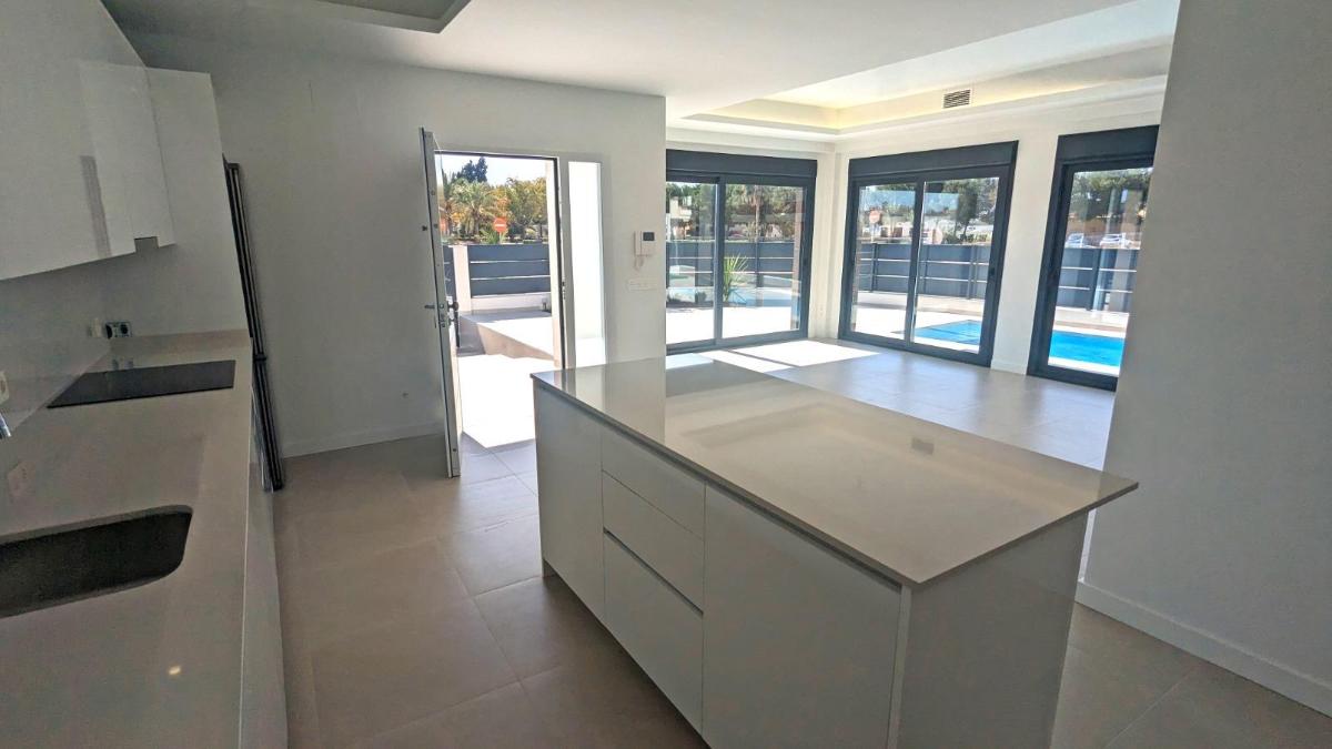 Villa à Daya Nueva, Alicante, Espagne 3 chambres, 127 m2 No. 98594