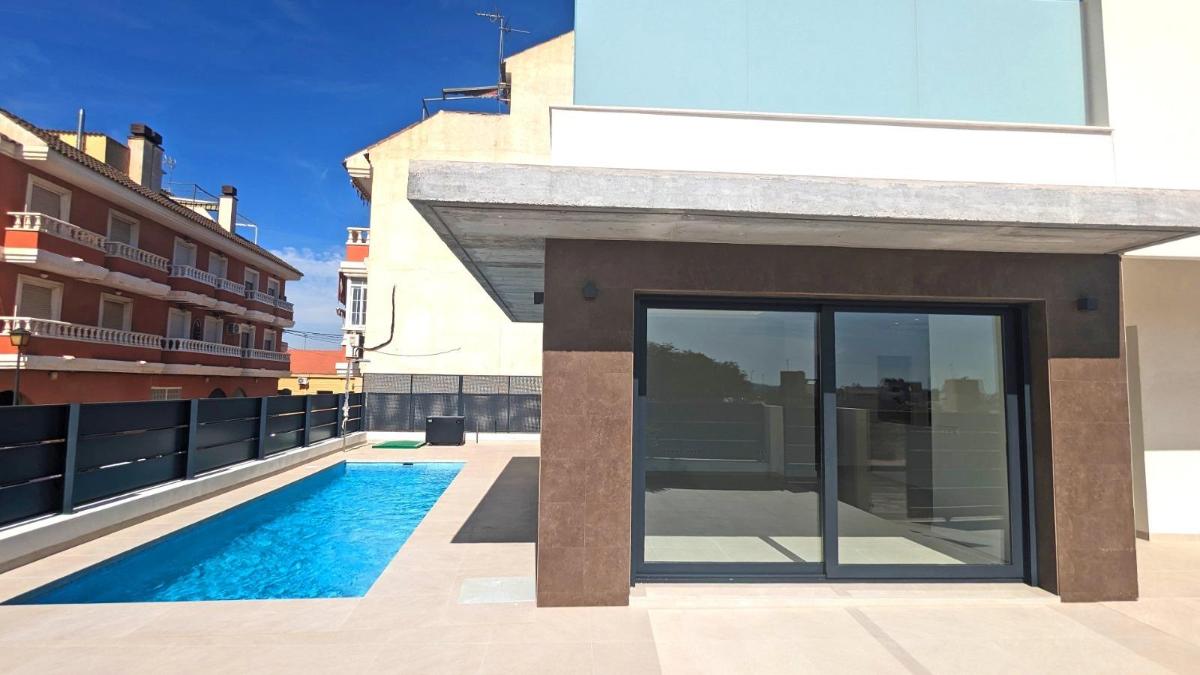Villa à Daya Nueva, Alicante, Espagne 3 chambres, 127 m2 No. 98594