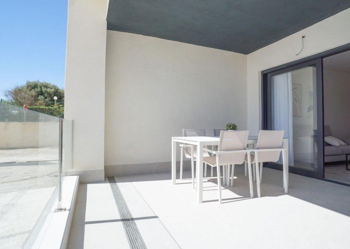 Apartamento en Torrevieja, Alicante, España 2 dormitorios, 76 m2 No. 98593