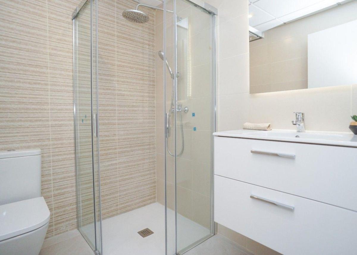 Apartamento en Torrevieja, Alicante, España 2 dormitorios, 76 m2 No. 98593