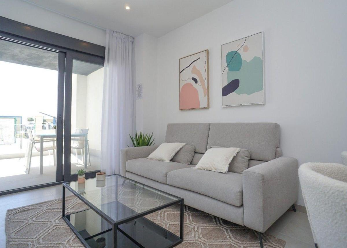 Apartamento en Torrevieja, Alicante, España 2 dormitorios, 76 m2 No. 98593