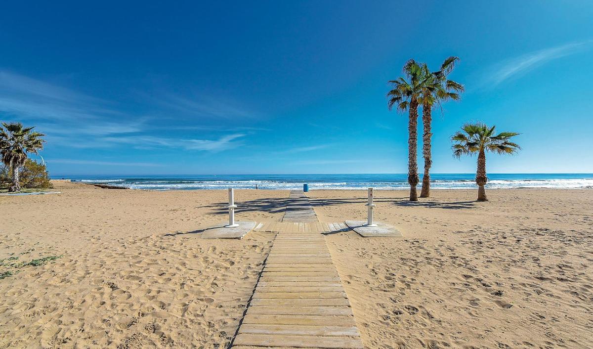 Apartamento en Torrevieja, Alicante, España 2 dormitorios, 76 m2 No. 98593