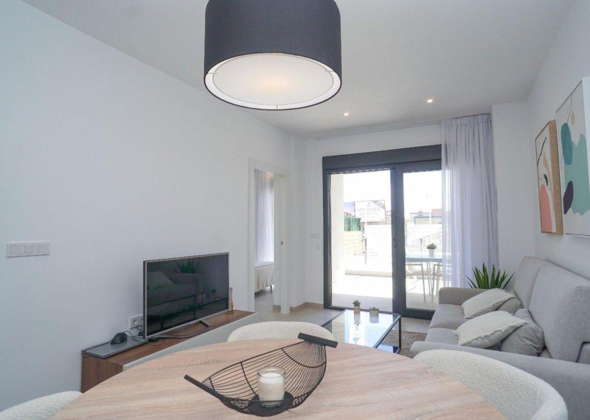 Apartamento en Torrevieja, Alicante, España 2 dormitorios, 76 m2 No. 98593