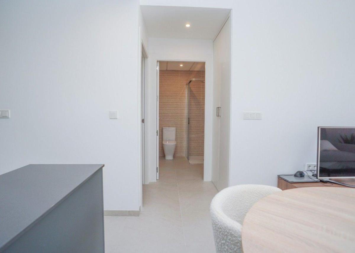 Apartamento en Torrevieja, Alicante, España 2 dormitorios, 76 m2 No. 98593