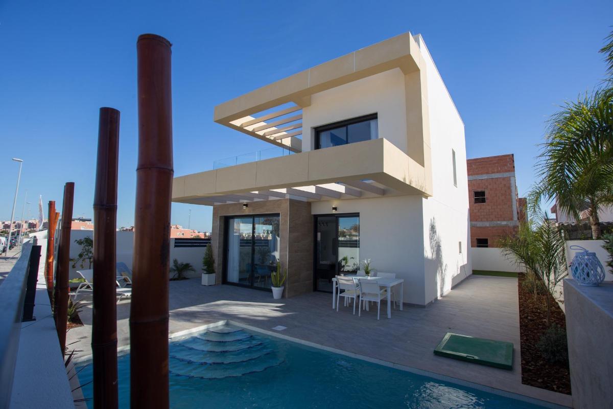 Villa Los Montesinos, Alicante, Spānijā 3 istabas, 106 m2 Nr. 98592