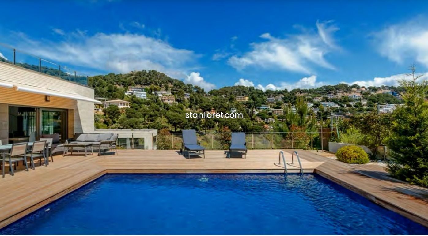 Villa in Blanes, Girona, Spanien 4 Schlafzimmer, 412 m2 Nr. 104045