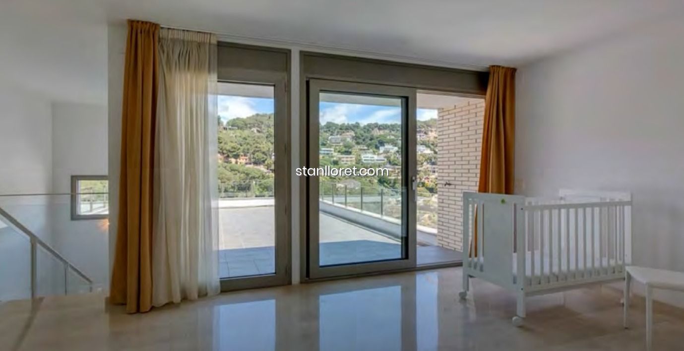 Villa in Blanes, Girona, Spanien 4 Schlafzimmer, 412 m2 Nr. 104045