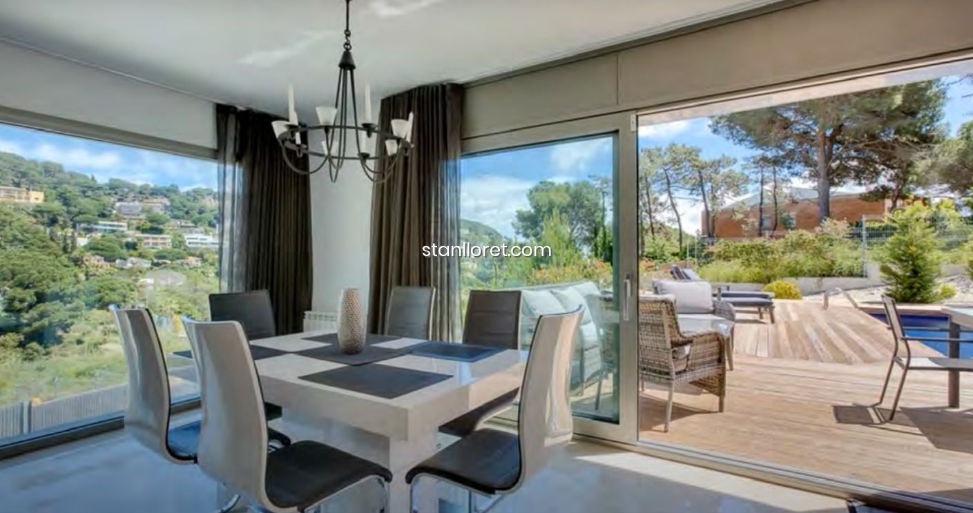 Villa in Blanes, Girona, Spanien 4 Schlafzimmer, 412 m2 Nr. 104045