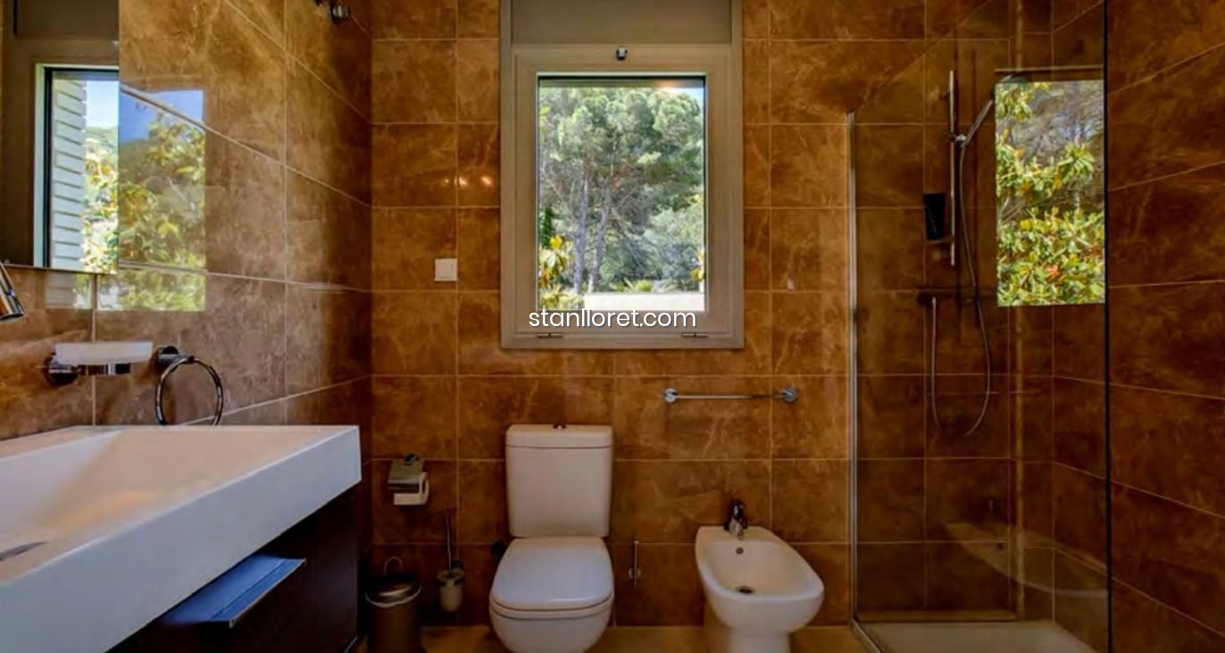 Villa in Blanes, Girona, Spanien 4 Schlafzimmer, 412 m2 Nr. 104045