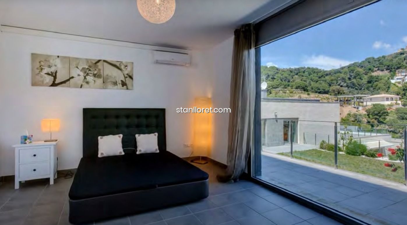 Villa in Blanes, Girona, Spanien 4 Schlafzimmer, 412 m2 Nr. 104045