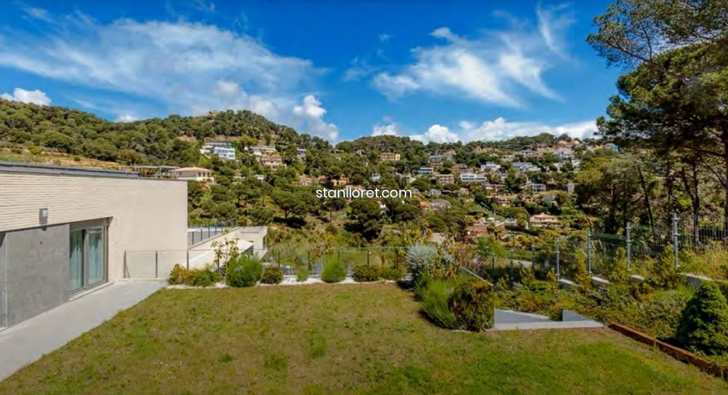 Villa in Blanes, Girona, Spanien 4 Schlafzimmer, 412 m2 Nr. 104045