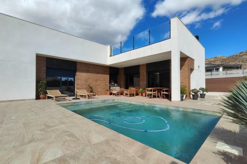 Villa en venta Pinoso, Alicante, España 3 dormitorios, 134 m2 No. 114517 - foto 1