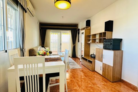 Продажа квартиры в Торревьеха, Аликанте, Испания 3 спальни, 78м2 №117794 - фото 2