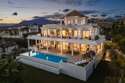 House for sale Benahavis, Malaga, Spain 6 bedrooms, 1466 sq.m. No. 109716 - photo 1