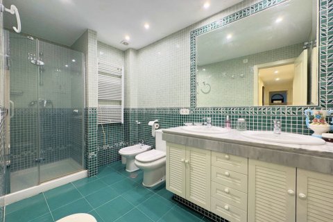 Dúplex en venta Casares, Málaga, España 4 dormitorios, 270 m2 No. 109698 - foto 19