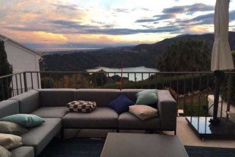 Māja pārdošanā Marbella, Malaga, Spānijā 3 istabas, 250 m2 Nr. 23166 - attēls 1