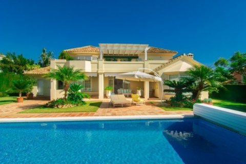 Māja pārdošanā Marbella, Malaga, Spānijā 3 istabas, 400 m2 Nr. 23159 - attēls 1