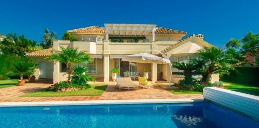 Māja Marbella, Malaga, Spānijā 3 istabas, 400 m2 Nr. 23159
