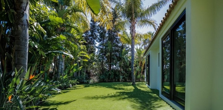 House Marbella, Malaga, Espagne 4 chambres, 238 m2 No. 22405