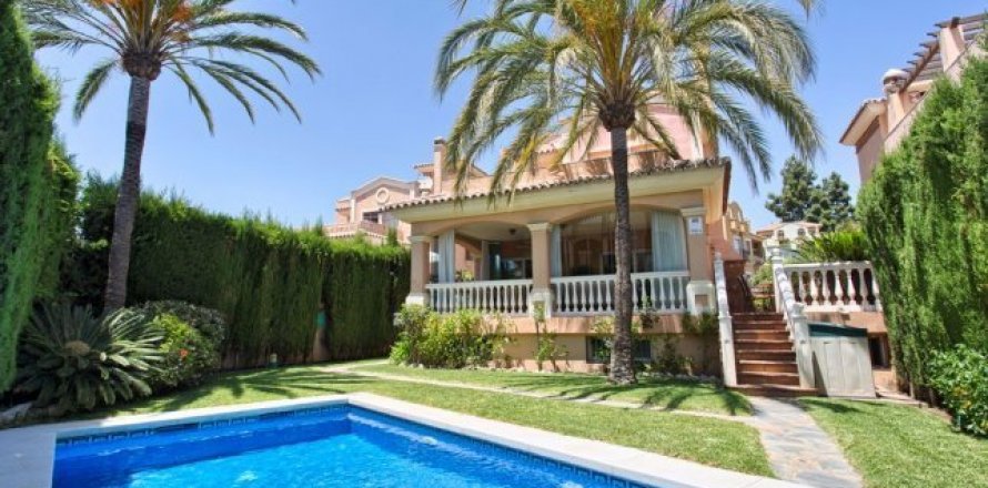 House Marbella, Malaga, Espagne 6 chambres, 509 m2 No. 23122