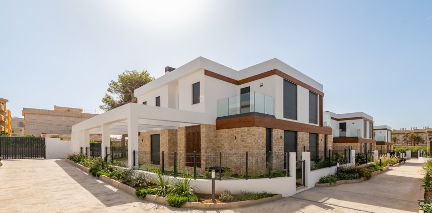 Villa Cala Ratjada, Mallorca, Spagna 3 camere da letto, 232 mq. N° 111778