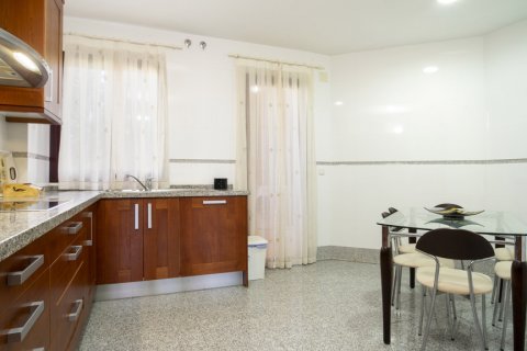 Apartment à louer Malaga, Espagne, 3 chambres, 130 m2 No. 106276 - photo 1