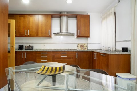 Apartment à louer Malaga, Espagne, 3 chambres, 130 m2 No. 106276 - photo 3