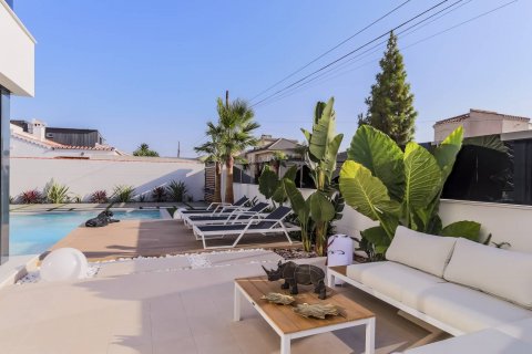 Продажа виллы Торревьеха, Аликанте, Испания 1 спальня, 200м2 №58980 - фото 30