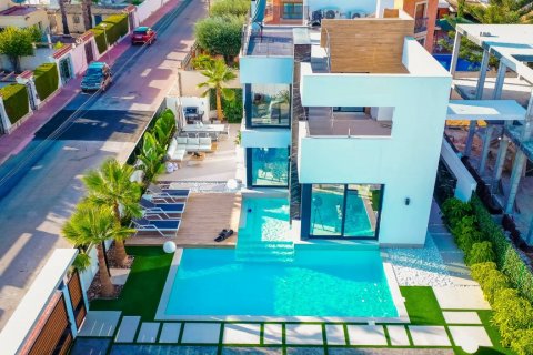 Продажа виллы Торревьеха, Аликанте, Испания 1 спальня, 200м2 №58980 - фото 18