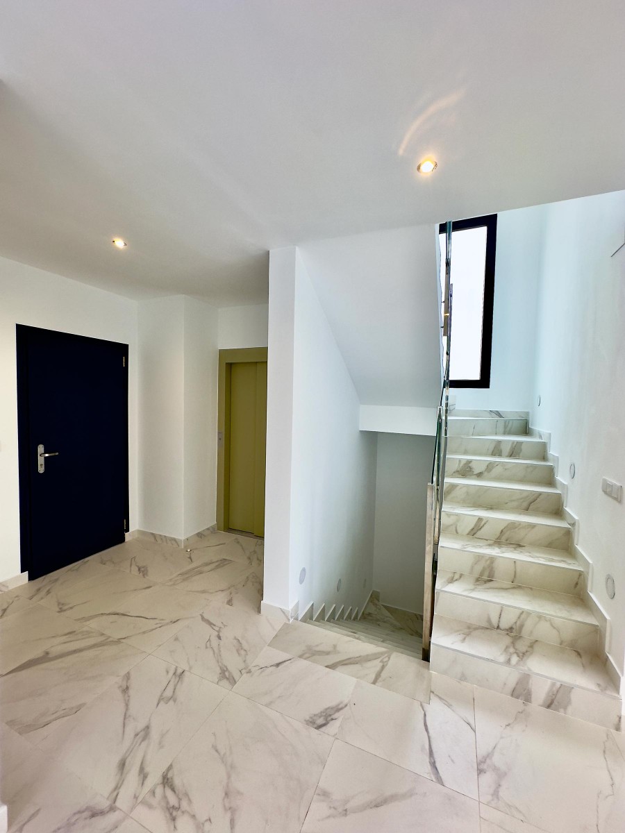 Villa in Alicante, Spain 4 bedrooms, 186 sq.m. No. 112196