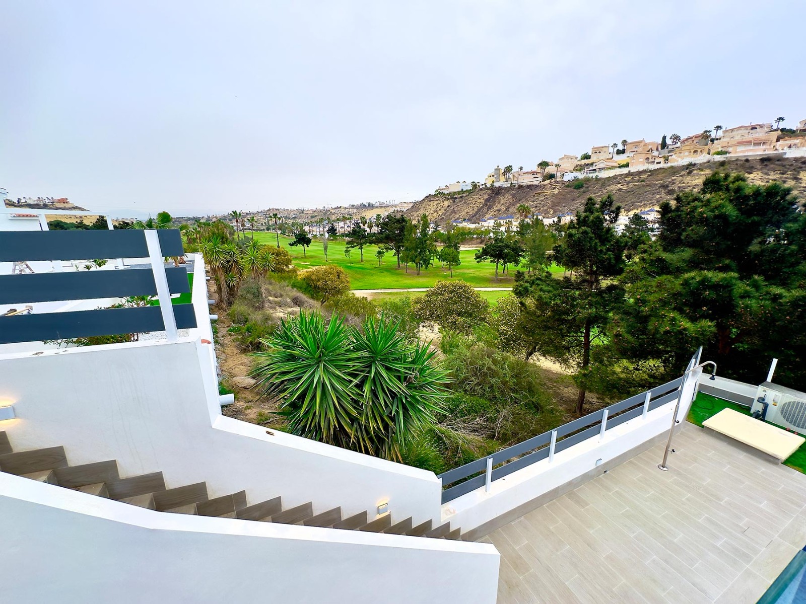 Villa in Alicante, Spain 4 bedrooms, 186 sq.m. No. 112196